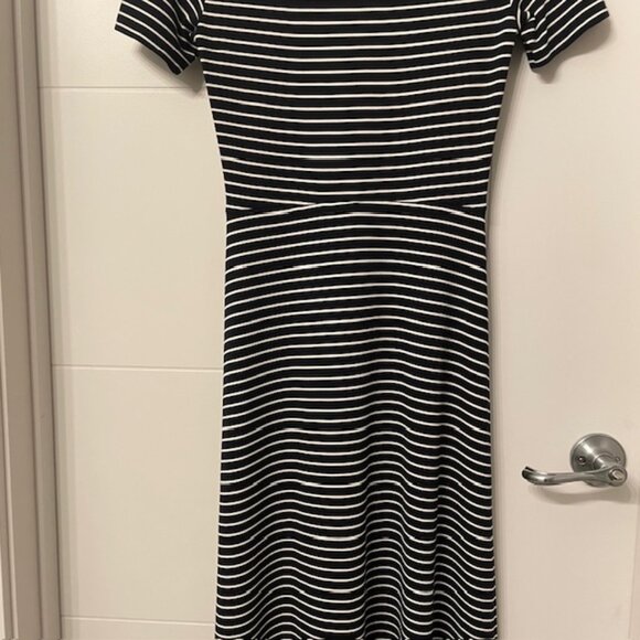 Club Monaco Short Sleeve Striped Asymmetrical Dress Black White Size Small - Picture 9 of 13